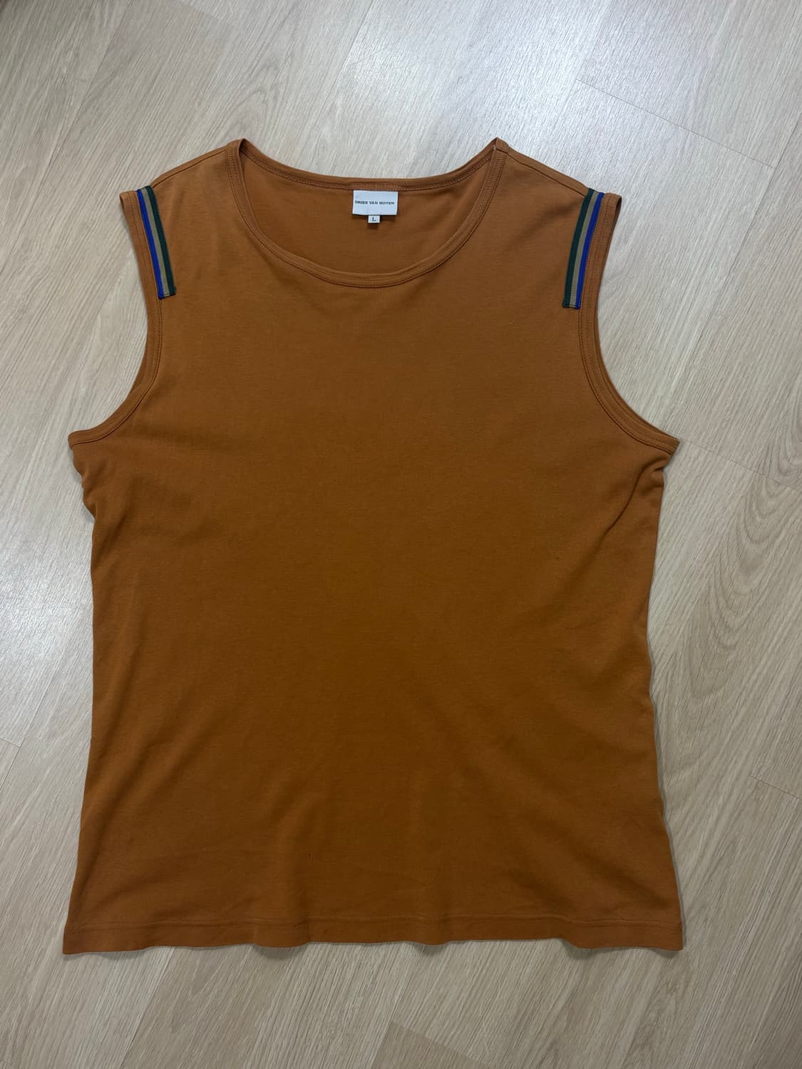 드리스반노튼 슬리브리스 상품이미지1