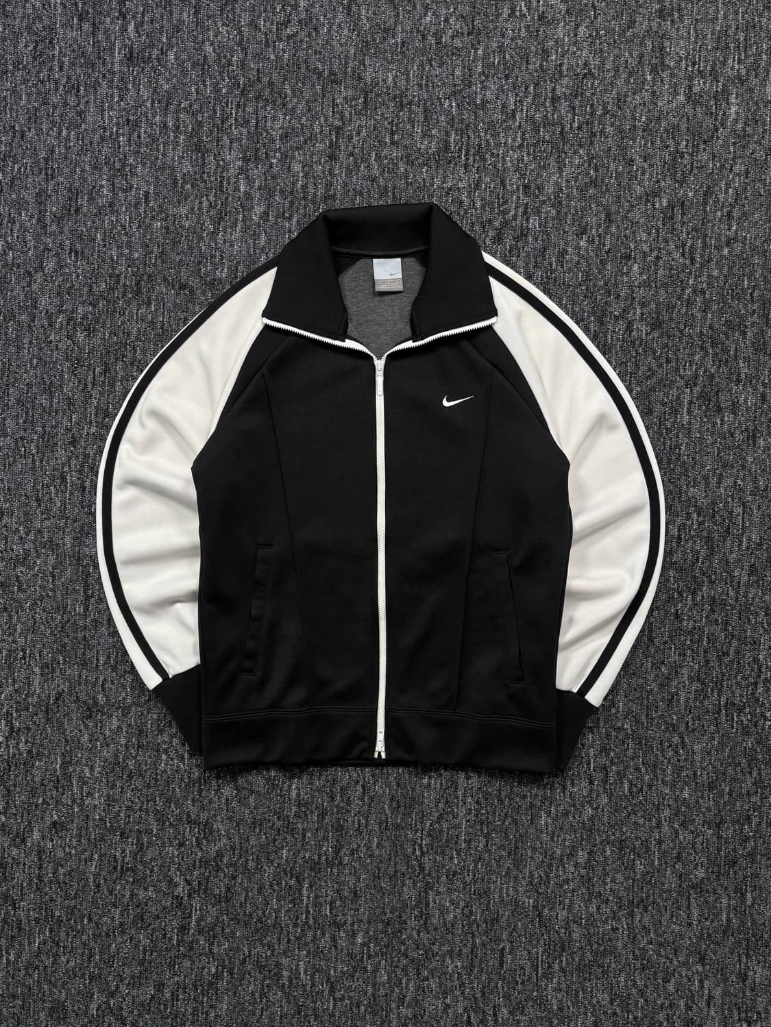 나이키 블랙 화이트 트랙탑 져지 상품이미지3
