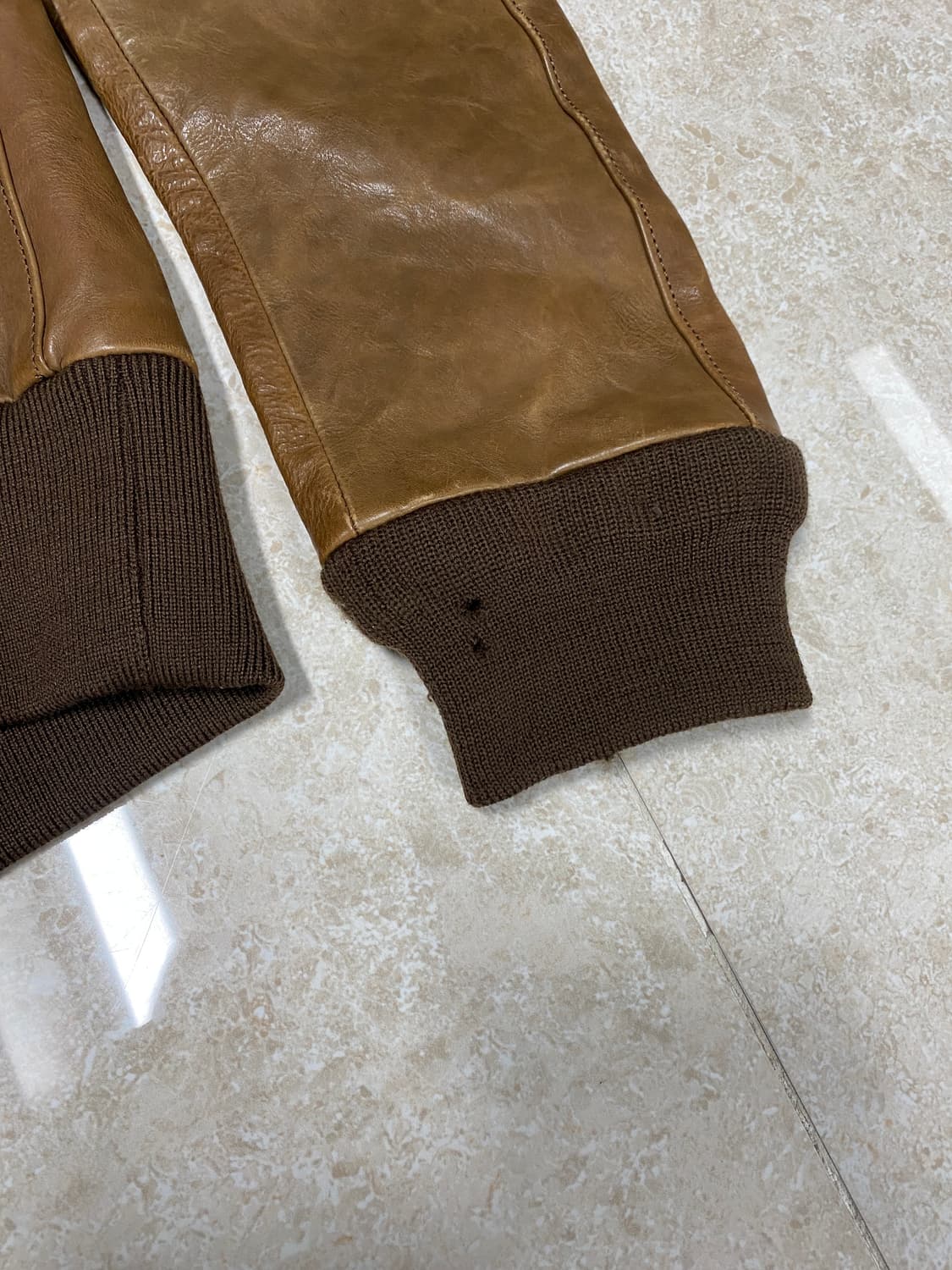 어태치먼트 A-2 레더 자켓 상품이미지6