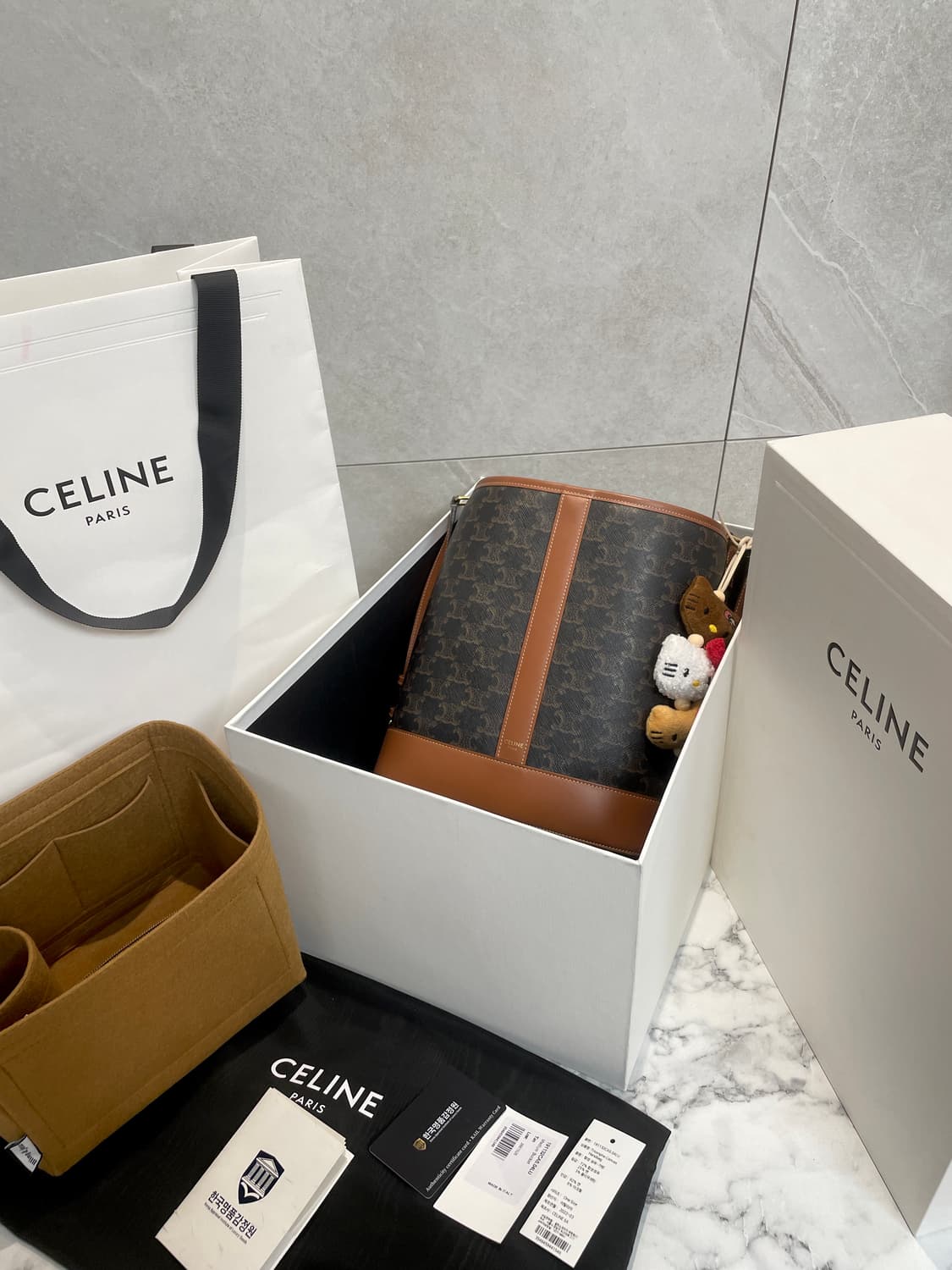 정품 셀린느 버킷백 미듐  상품이미지1