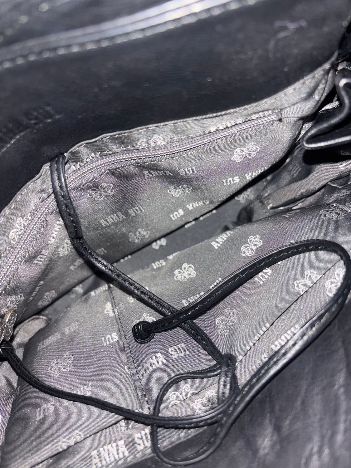 안나 수이 anna sui 블랙 레더 숄더백 상품이미지4