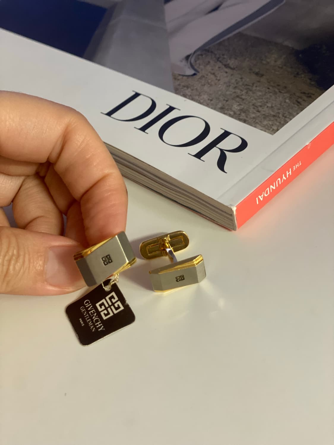 지방시 커프스 버튼 상품이미지1