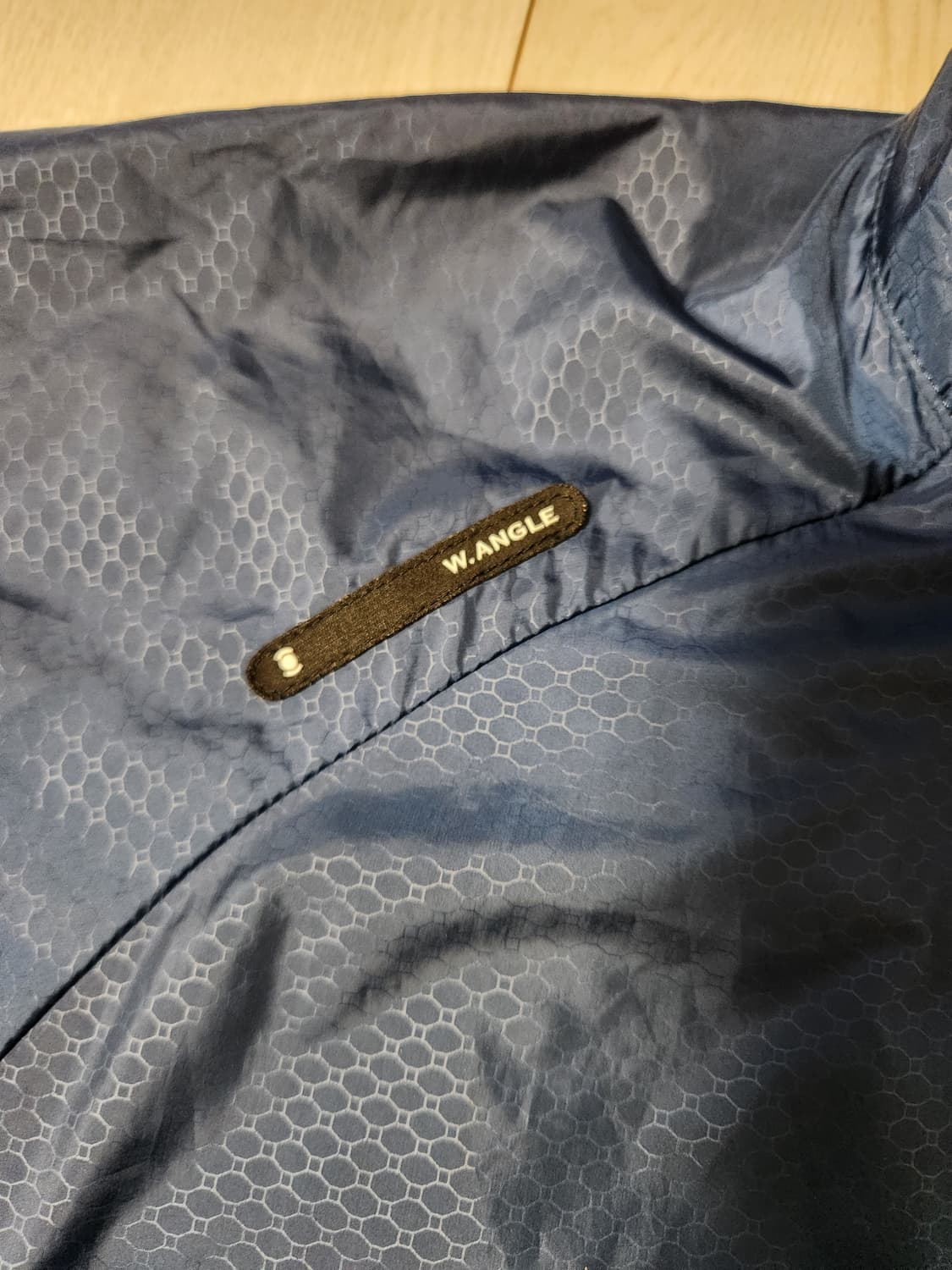 와이드앵글 골프 경량 네이비 바람막이 사이즈105

어깨 로고 닳음(사진 상품이미지5