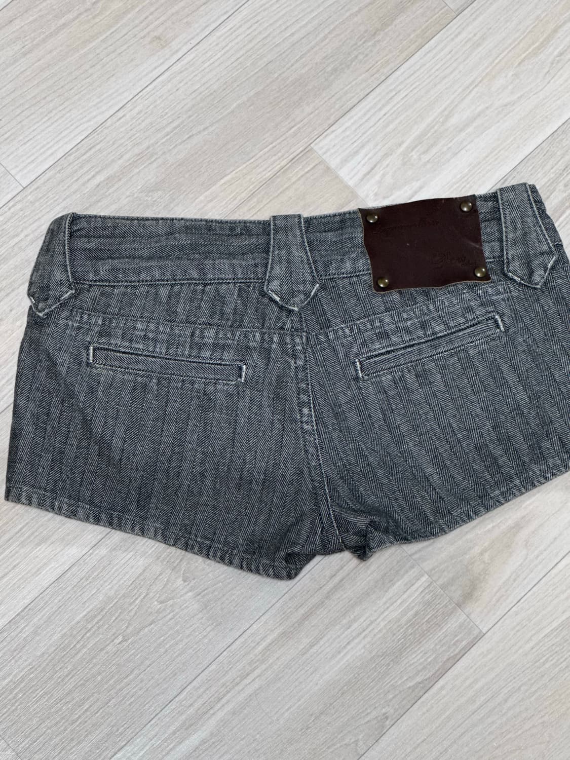 2000s 스트라이프 버튼 쇼츠 상품이미지2