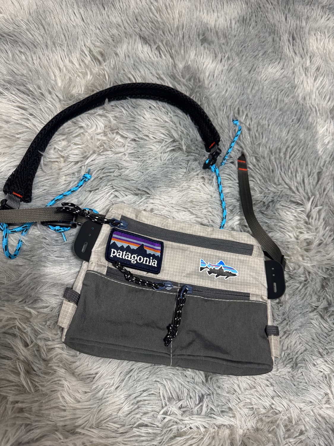 파타고니아 크로스백 슬링백 24X17 상품이미지1