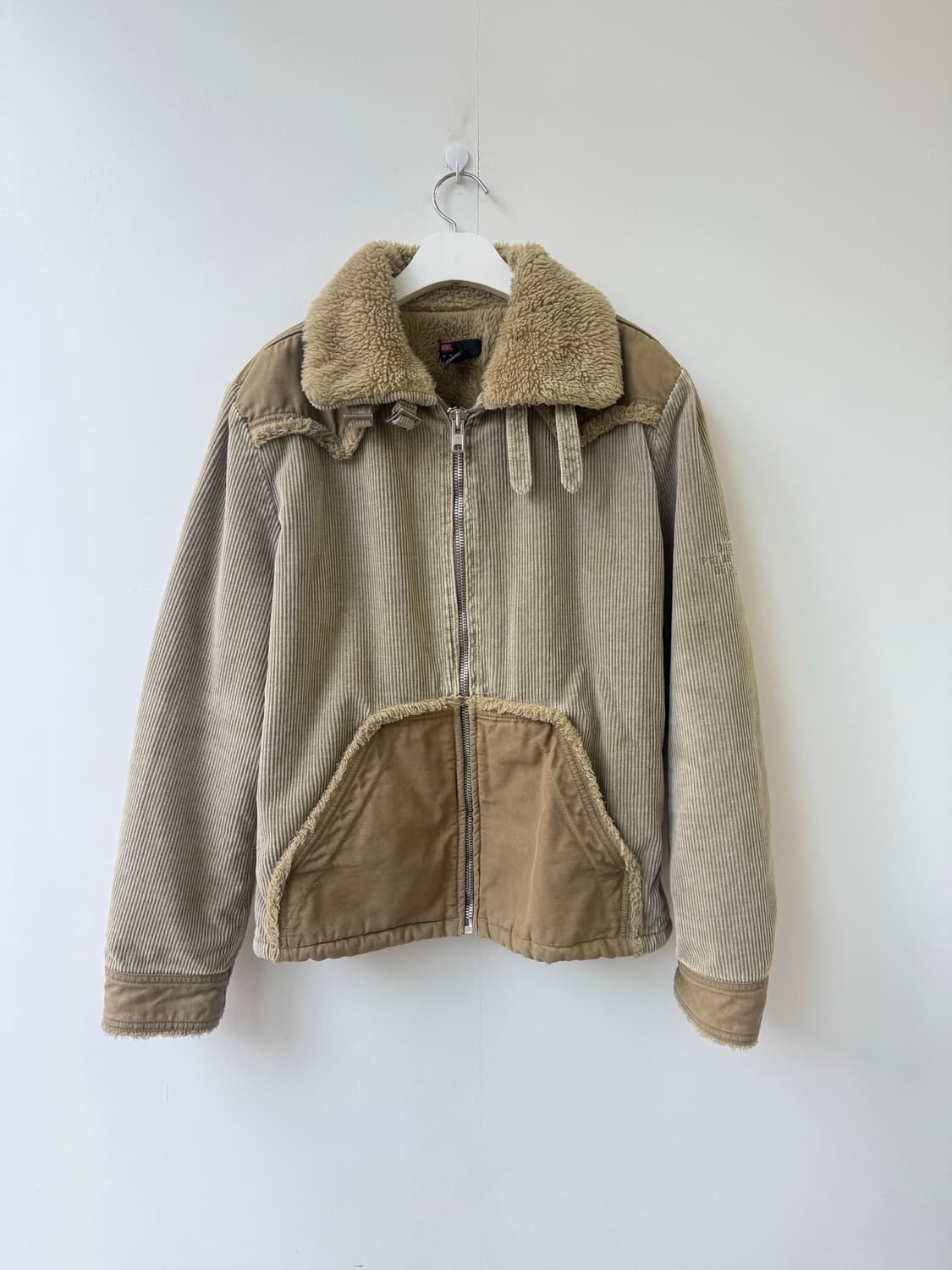 디젤 코듀로이 베이지 무스탕 상품이미지4