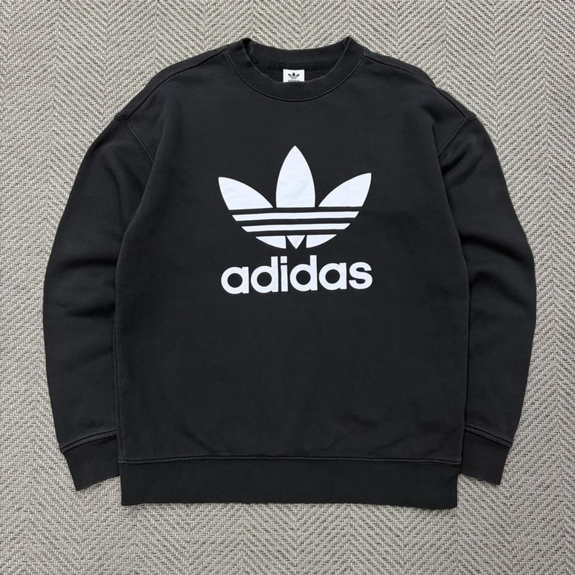 아디다스 빅로고 맨투맨 v2560 상품이미지1