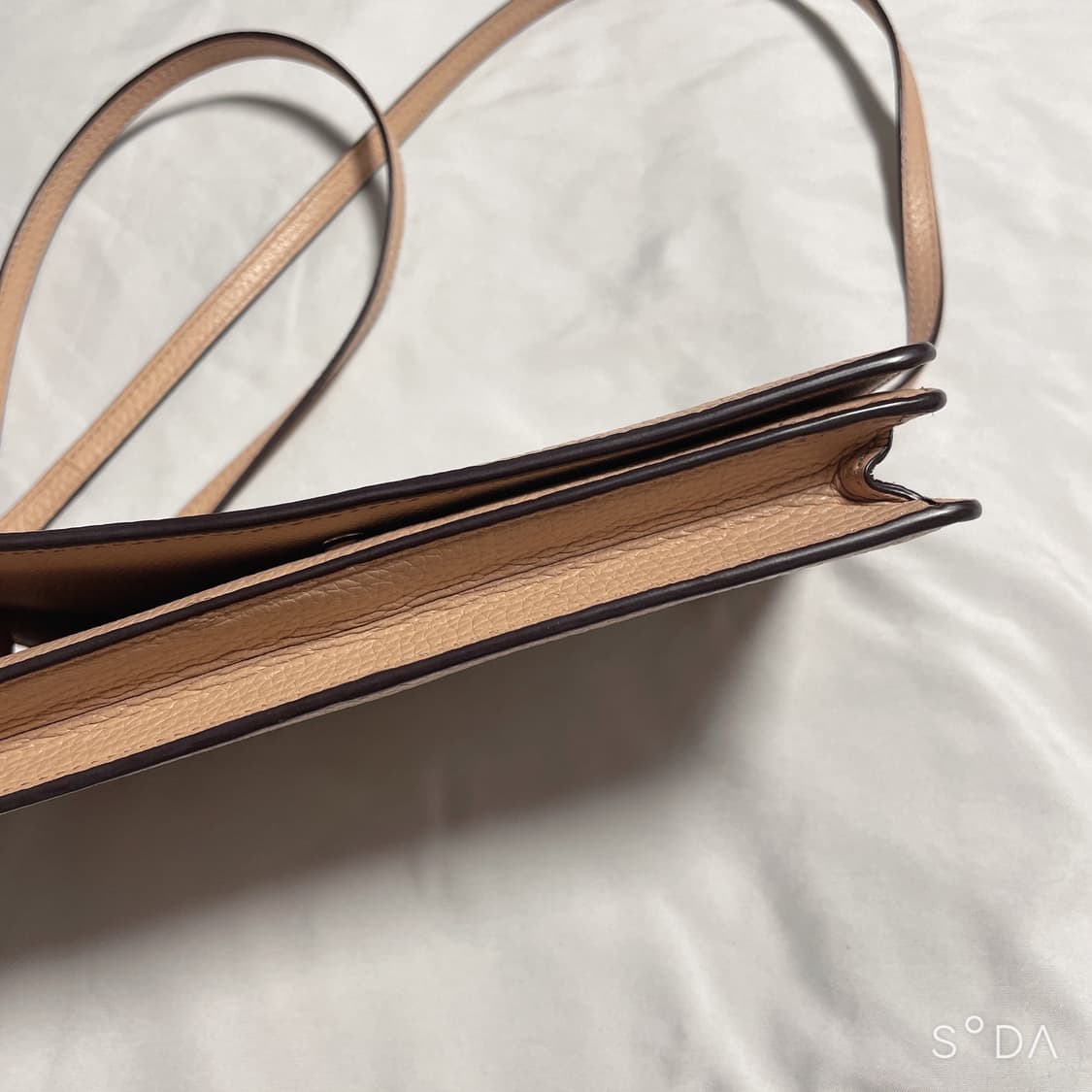 코치 미니 크로스백 베이지 상품이미지4