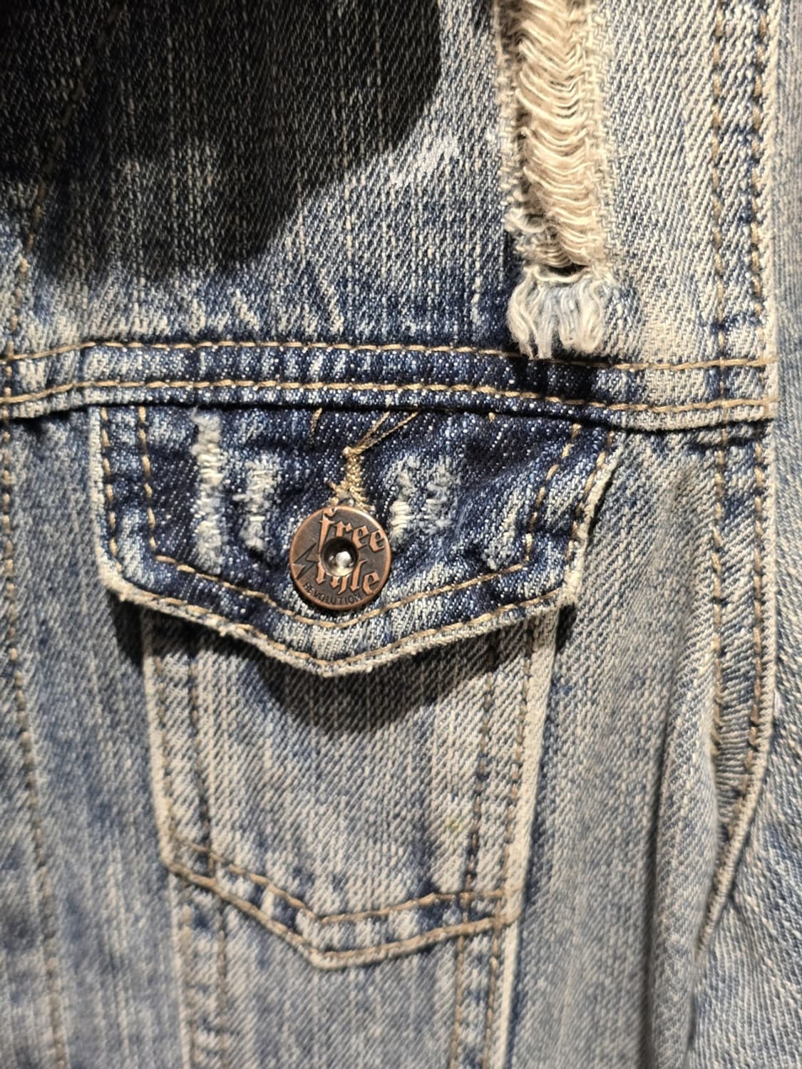 Free Style Revolution Distressed Denim 상품이미지2