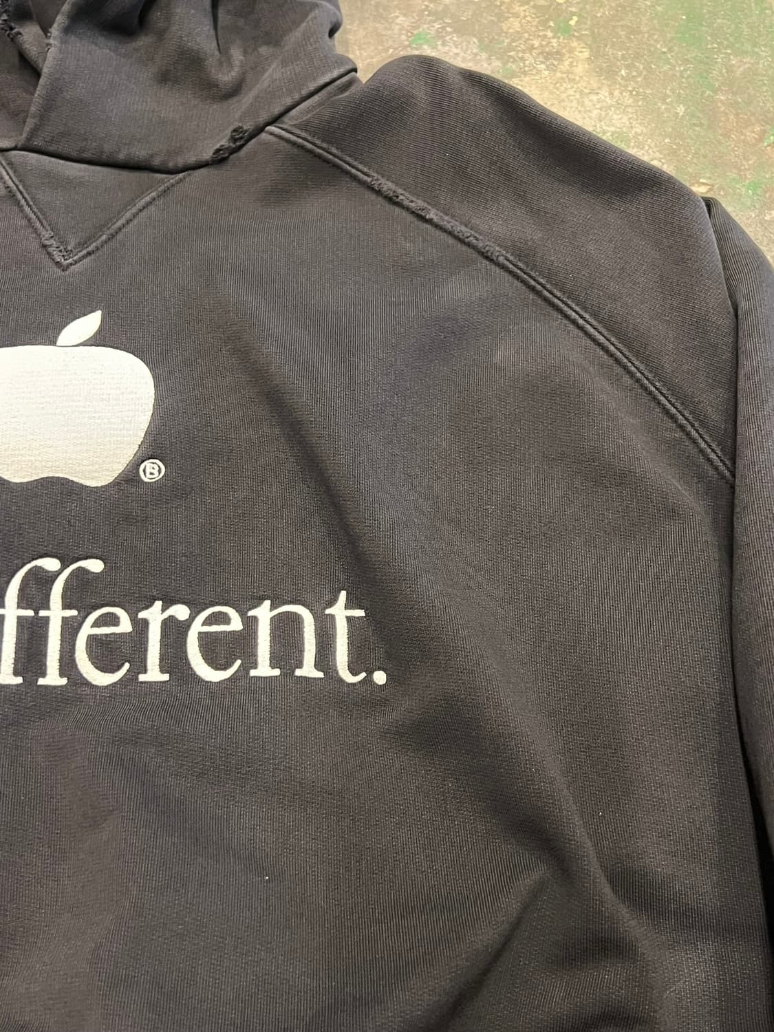 22FW [2] 발렌시아가 애플 후드 런웨이 버전 상품이미지2