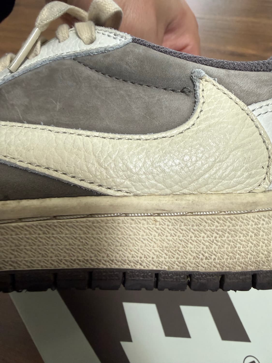 조던1 트레비스 스캇 리버스 모카 270 상품이미지3