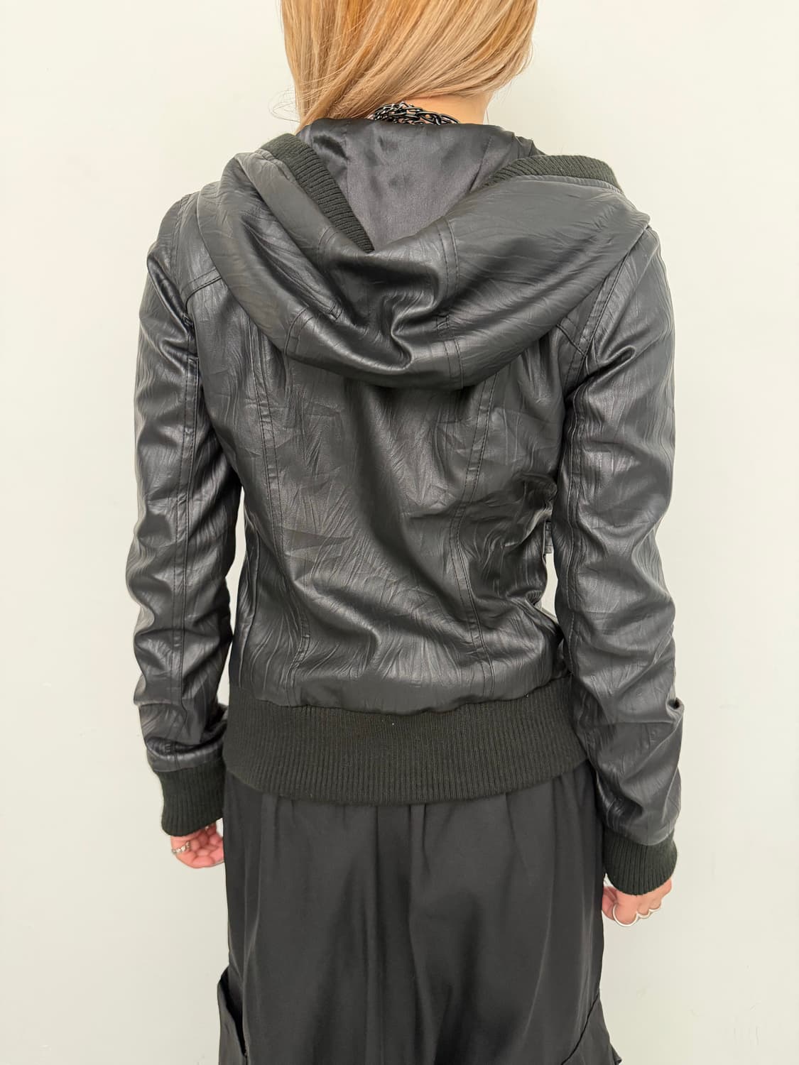 블랙 후드 가죽 자켓 상품이미지3