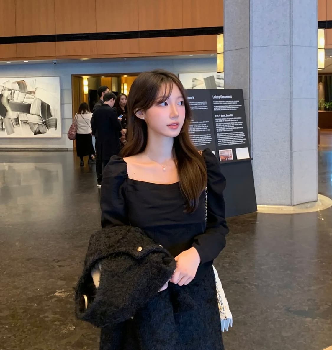 제니오 클린스퀘어 블라우스 (블랙, s) 상품이미지2