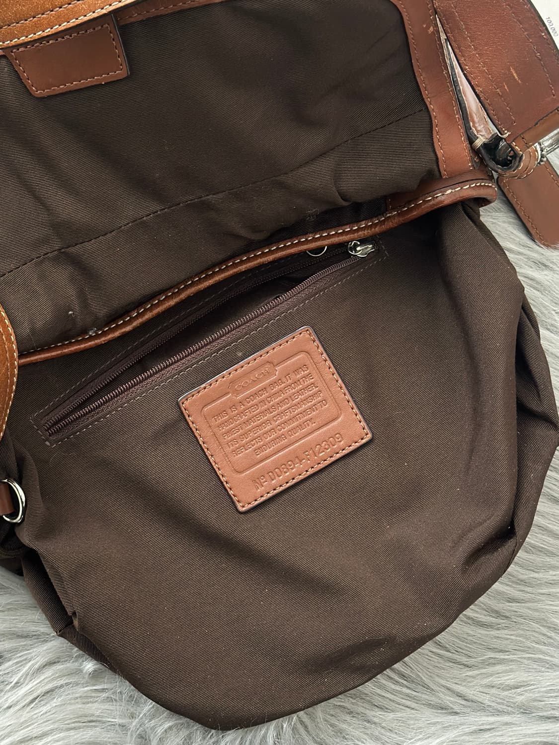 코치 시그니처 자카드 호보백 상품이미지6