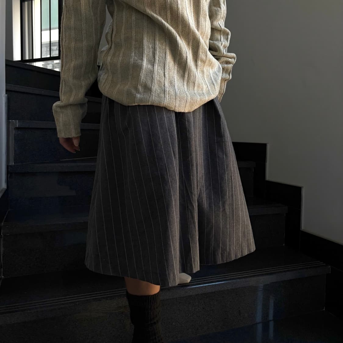 스트라이프 핀턱 스커트 상품이미지4