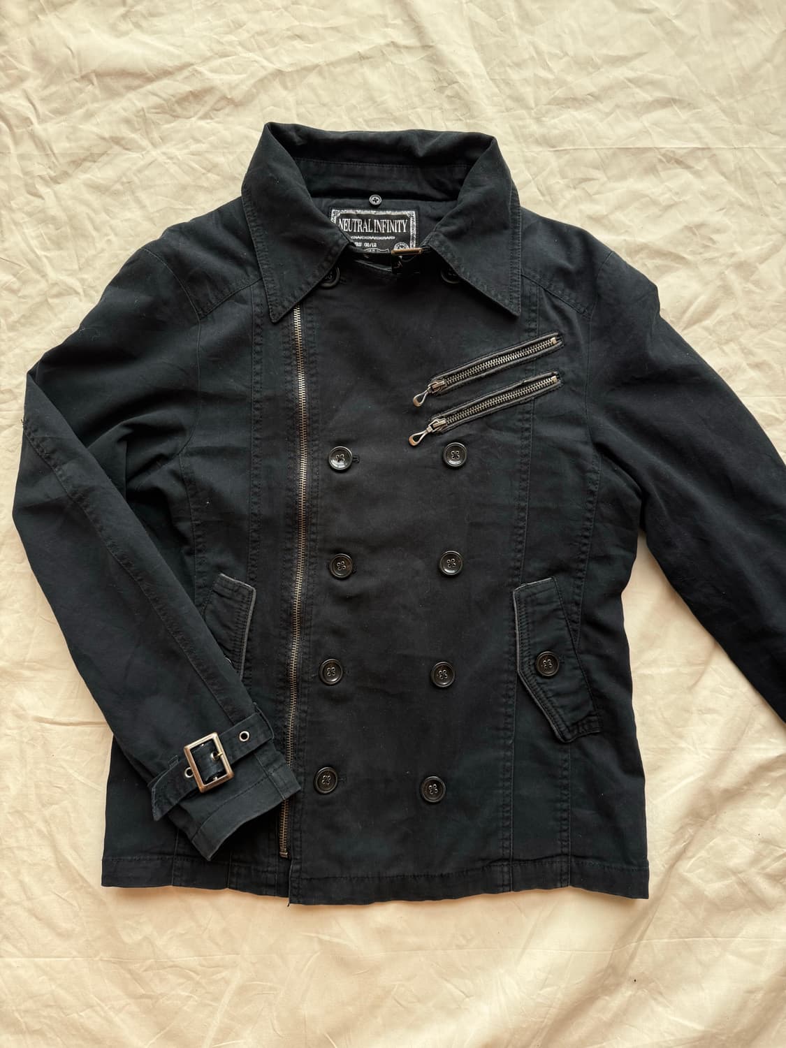 블랙 버튼 디테일 자켓 상품이미지1