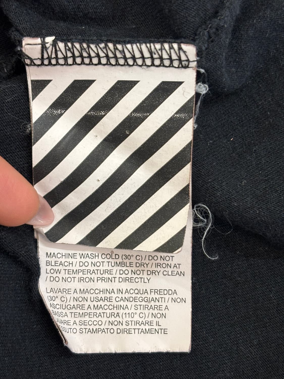 오프화이트 핸즈 앤 카드 그래픽 반팔 티셔츠 상품이미지4