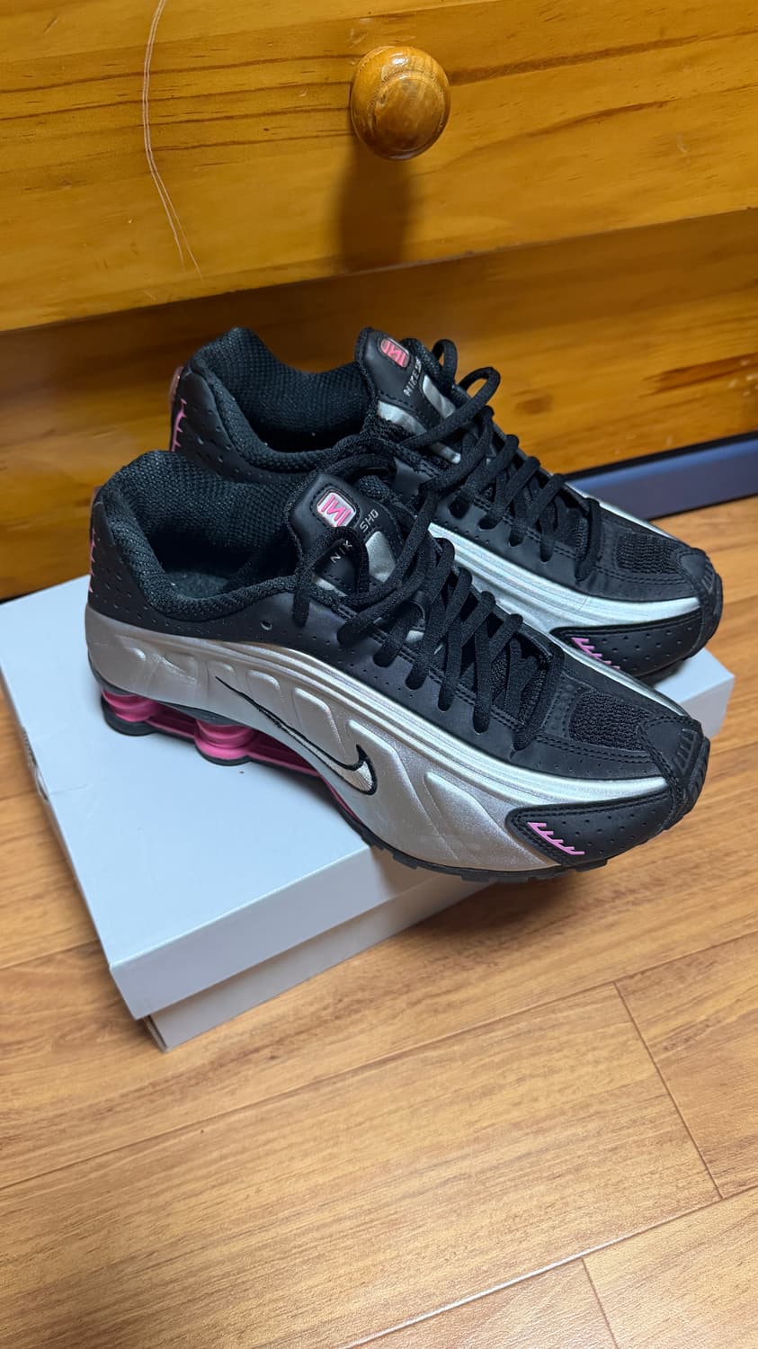 나이키 샥스 블랙핑크씨클 상품이미지2