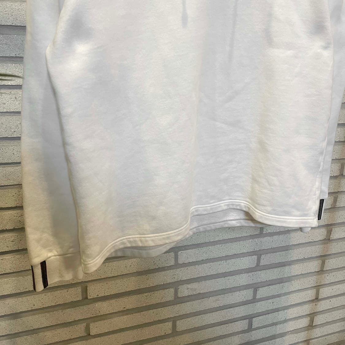 아디다스 후드티 앞면 로고 소매 삼선 디테일 화이트 상품이미지5