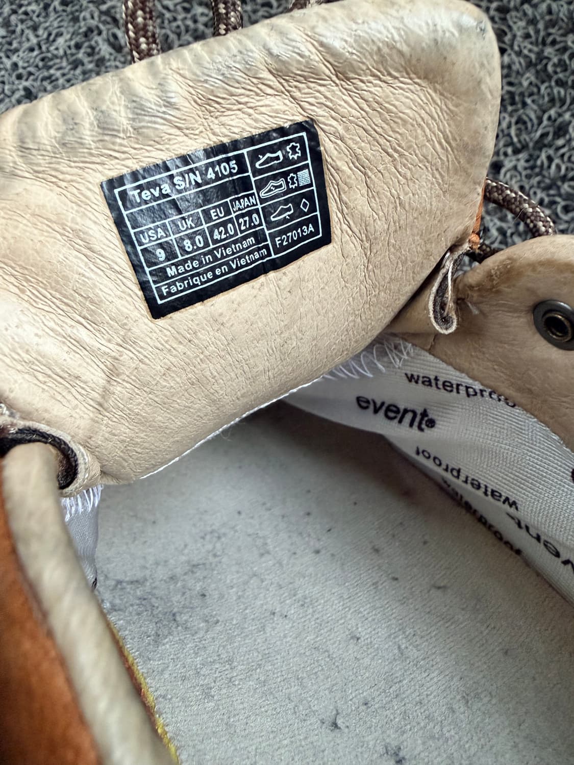 테바(Teva) 프리미엄 가죽 방수 등산화 상품이미지6