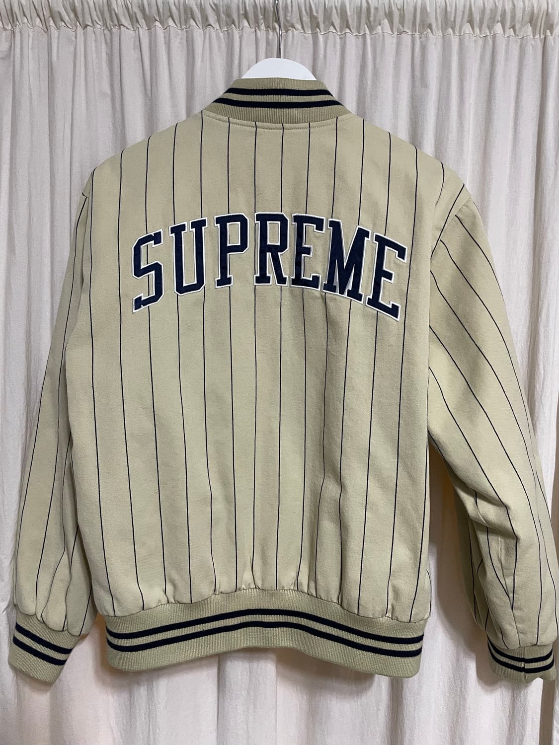 슈프림 핀스트라이프 바시티 자켓 탄 - 19SS 상품이미지4