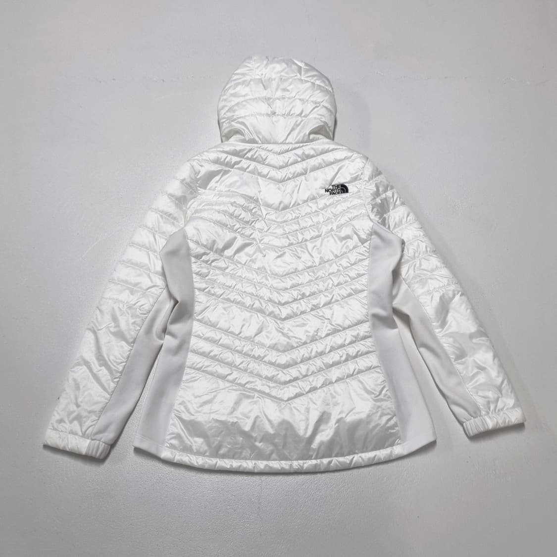 노스페이스 화이트 경량 패딩 - L     상품이미지3