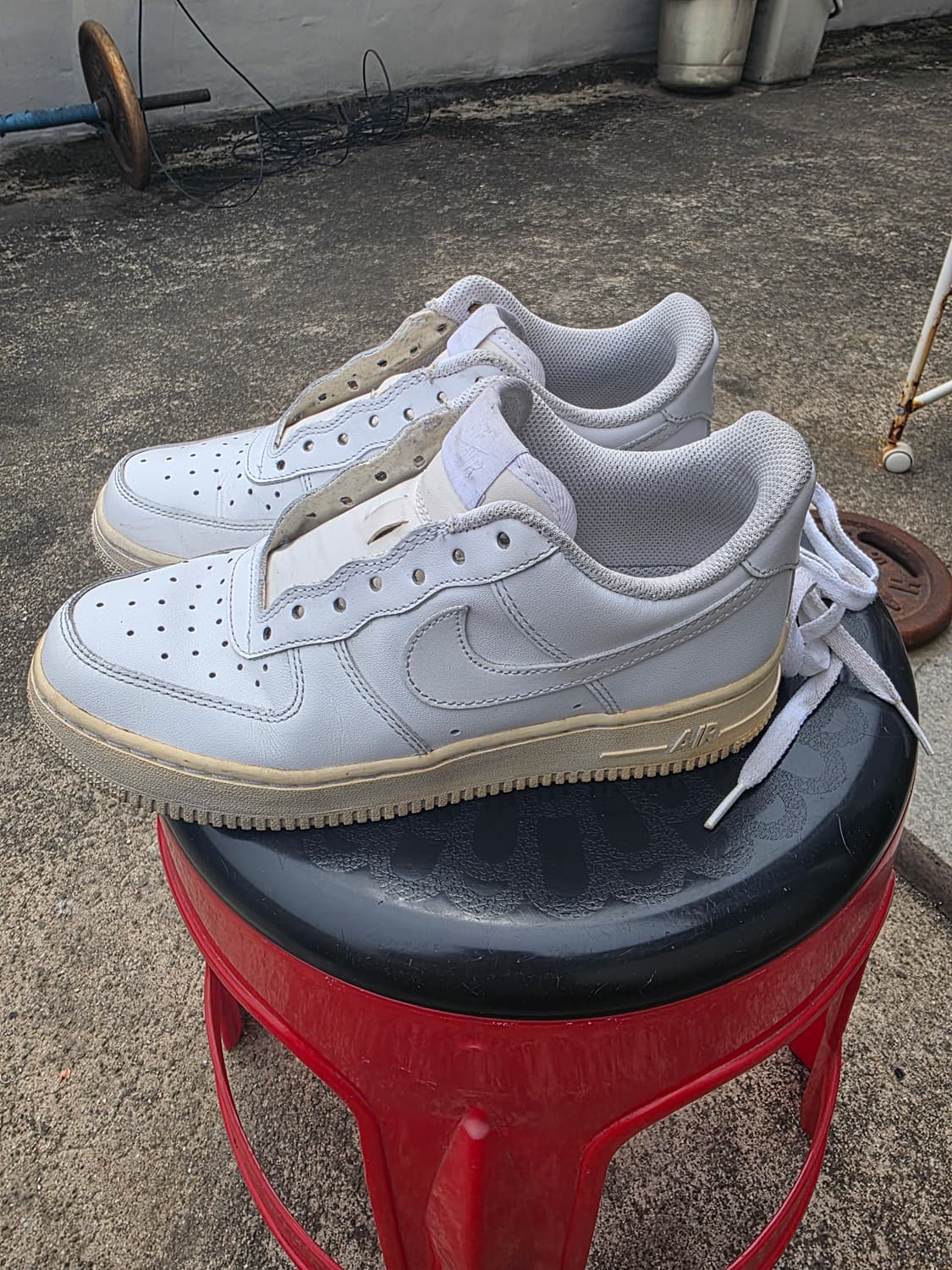 나이키 에어포스1 로우 화이트 껌솔 235 상태좋음 여성추천 상품이미지2