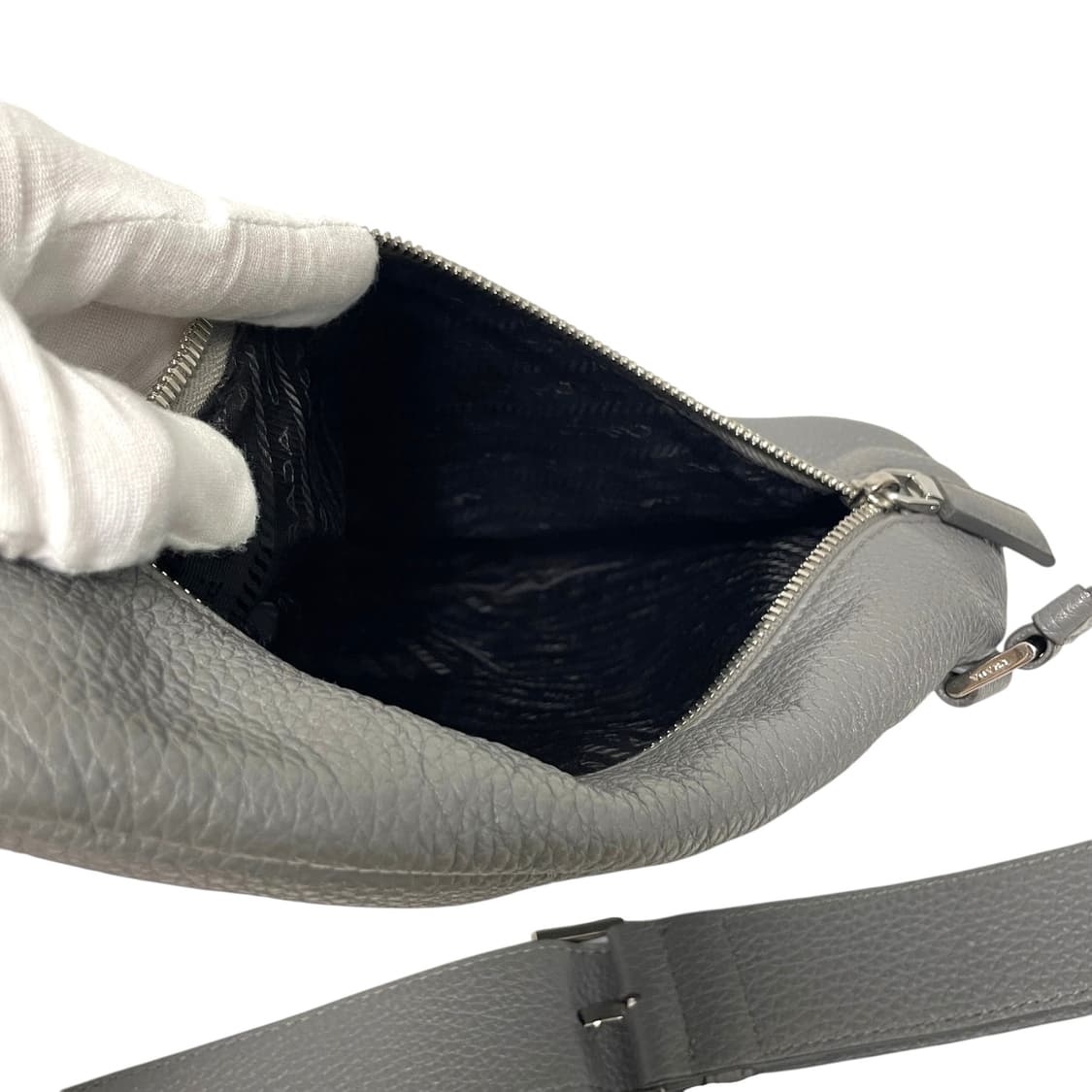 프라다 2VZ098 트라이앵글 남여공용 슬링백 크로스백H00284 상품이미지4