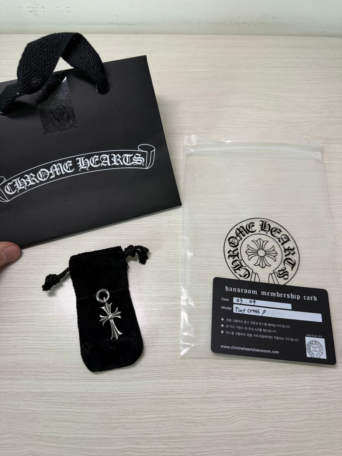 크롬하츠 타이니 크로스 참 팬던트 상품이미지2
