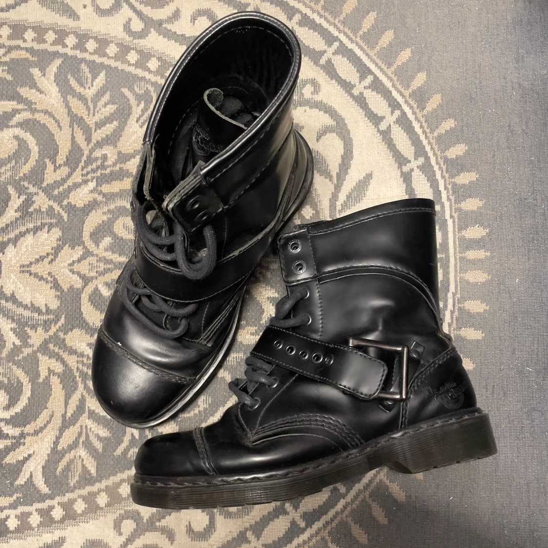 닥터마틴 트라이엄프 1460 블랙 부츠 상품이미지1