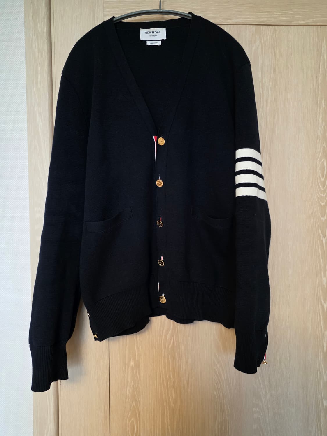 [새상품급/3] 톰브라운 사선완장 밀라노스티치 금장 가디건 3사이즈 상품이미지1