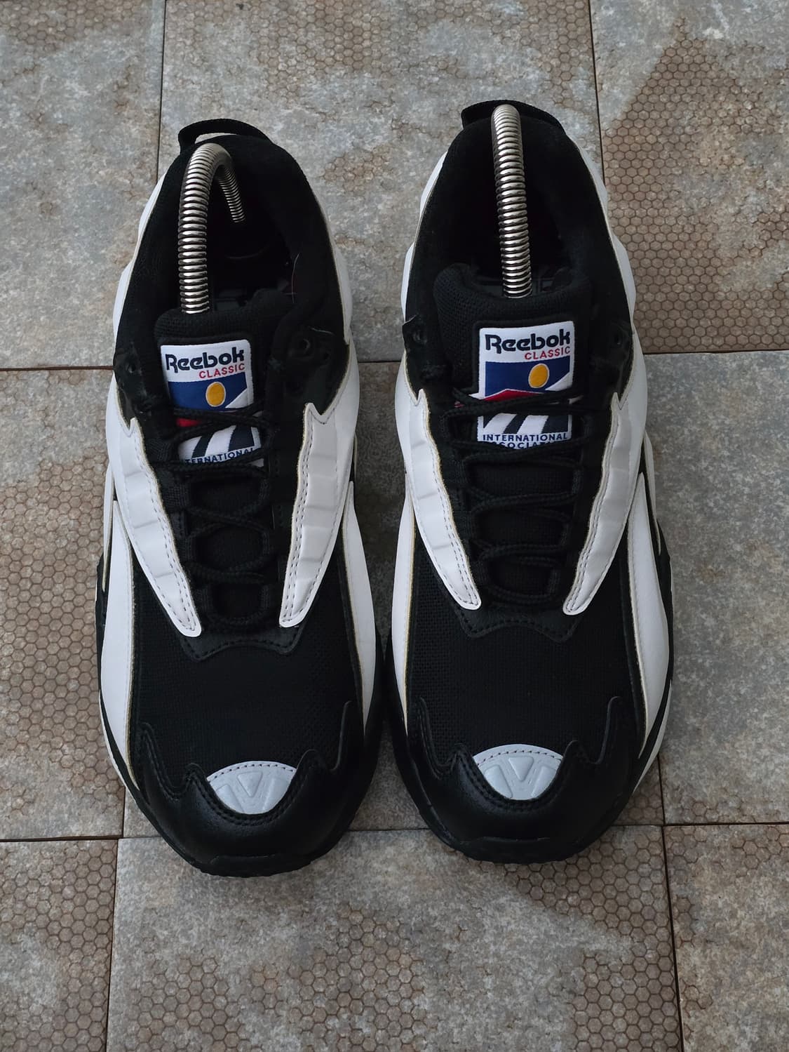 (255)리복 인터벌 96 블랙 화이트 상품이미지2