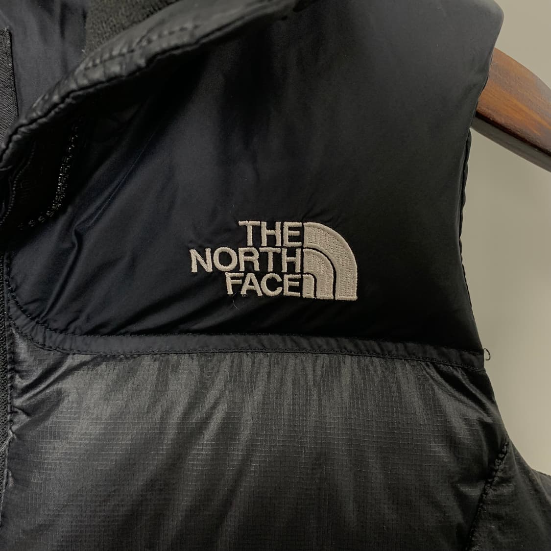 노스페이스 700 눕시 블랙 조끼 패딩 상품이미지5