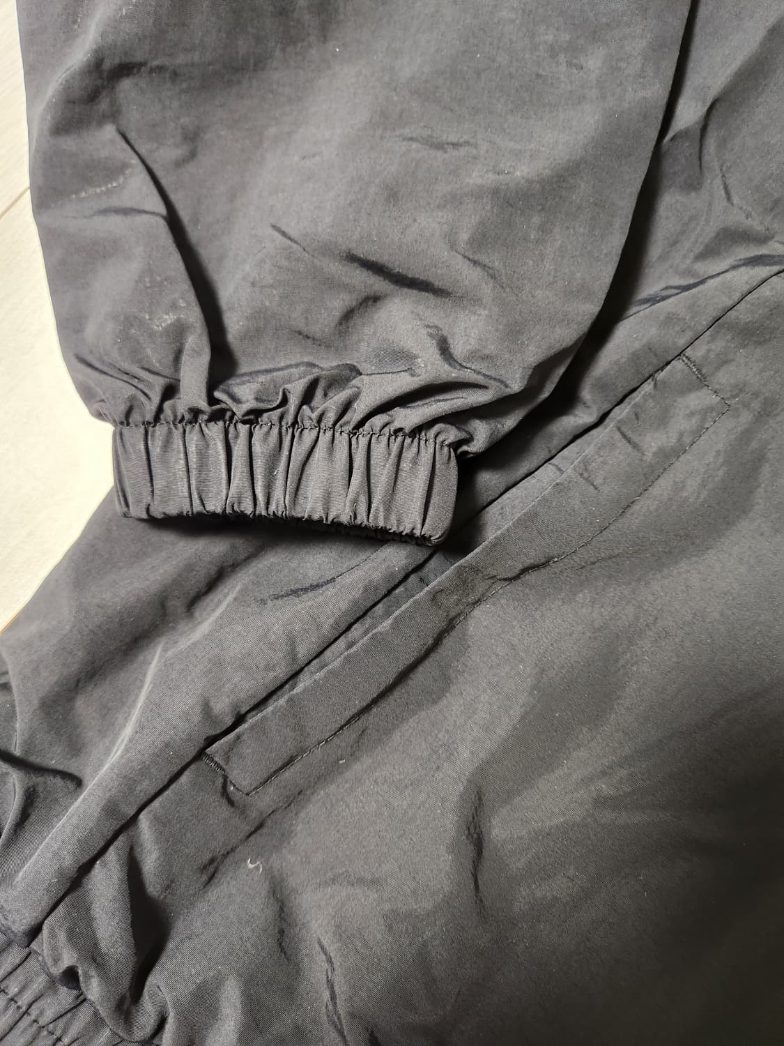 새상품급)르꼬끄 우븐 바람막이 사이즈L


오염 하자 없이 깨끗해요^^
 상품이미지3