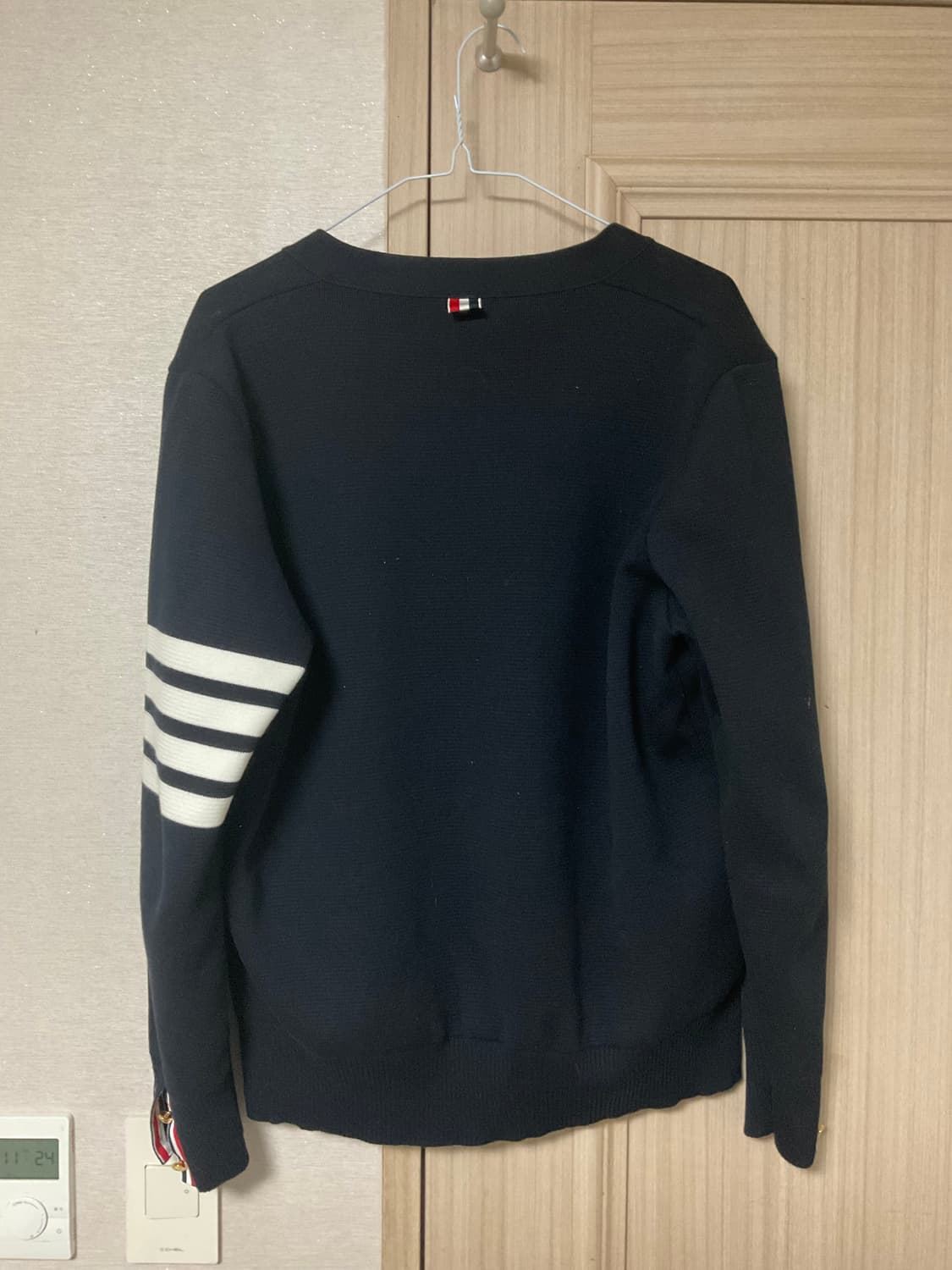 [새상품급/3] 톰브라운 밀라노스티치 금장 가디건 상품이미지2