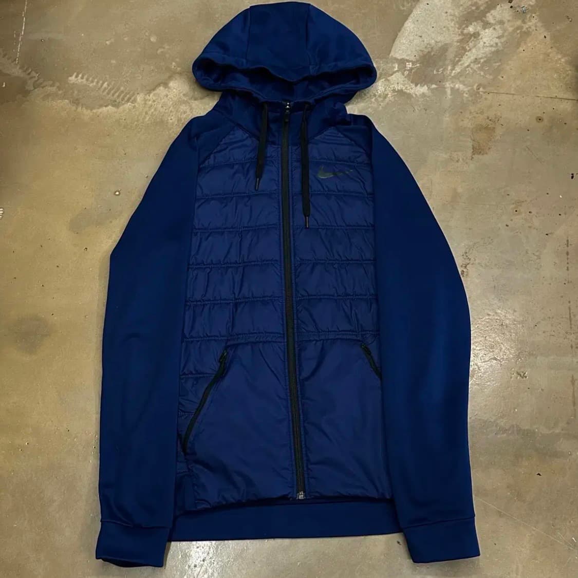 나이키 에어로로프트 후드 점퍼 상품이미지2