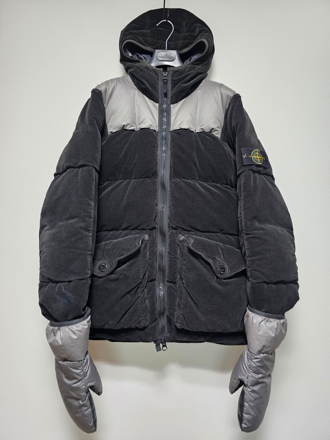 스톤아일랜드 벨벳 다운 패딩 상품이미지1