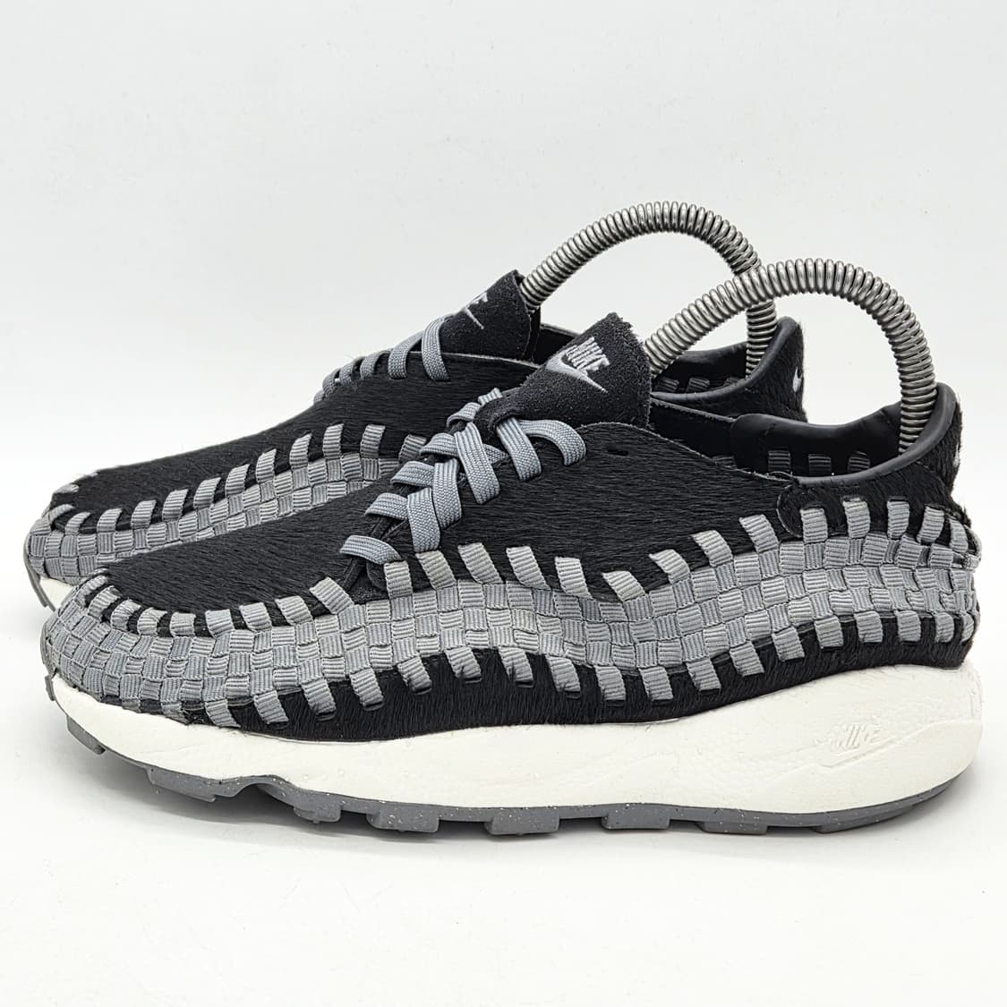 나이키 우먼스 에어 풋스케이프 우븐 블랙 앤 스모크 그레이 (240) 상품이미지1