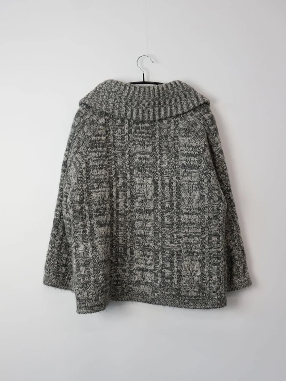 JPN Furry Rate Quilted Knit Cardigan 상품이미지5