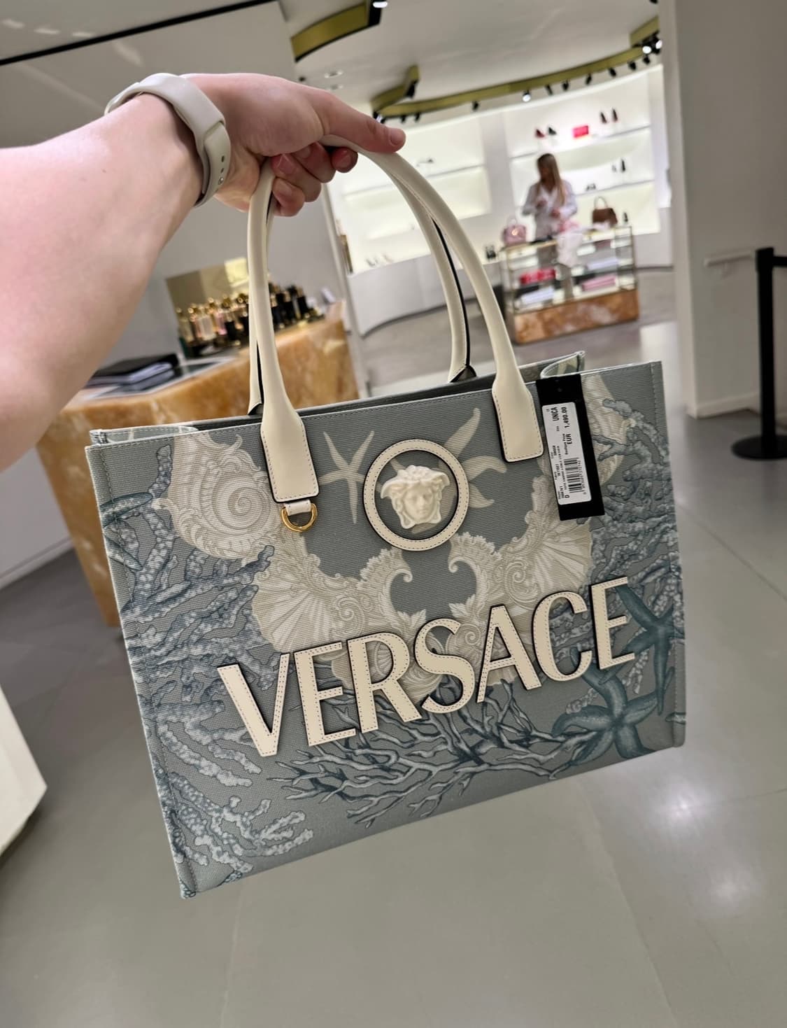 베르사체 프린트 라지 캔버스 토트백 상품이미지1