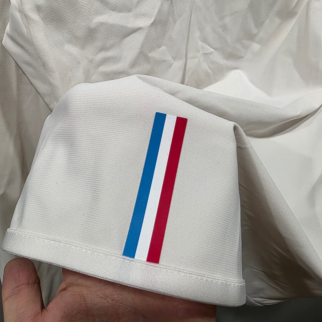 르꼬끄 기능성 바람막이 후드 집업 자켓

표기사이즈: 105
국내여성:  상품이미지4