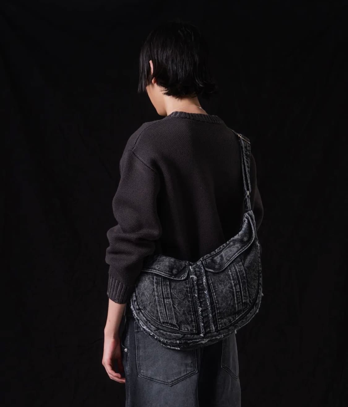 이우가마카라스 Washed Denim Shoulder Bag (Black 상품이미지3