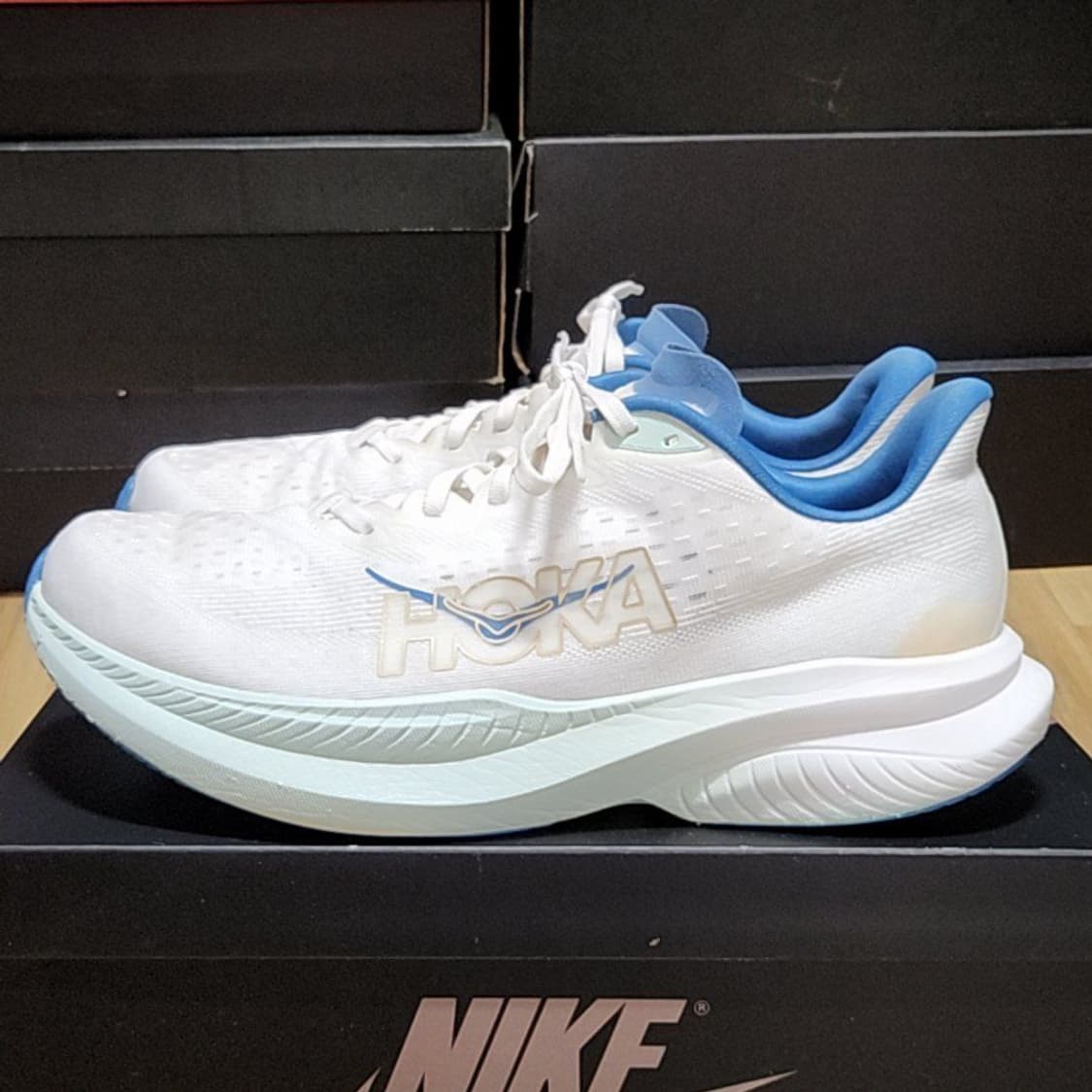 호카 290 와이드 프로스트 골드 상품이미지1