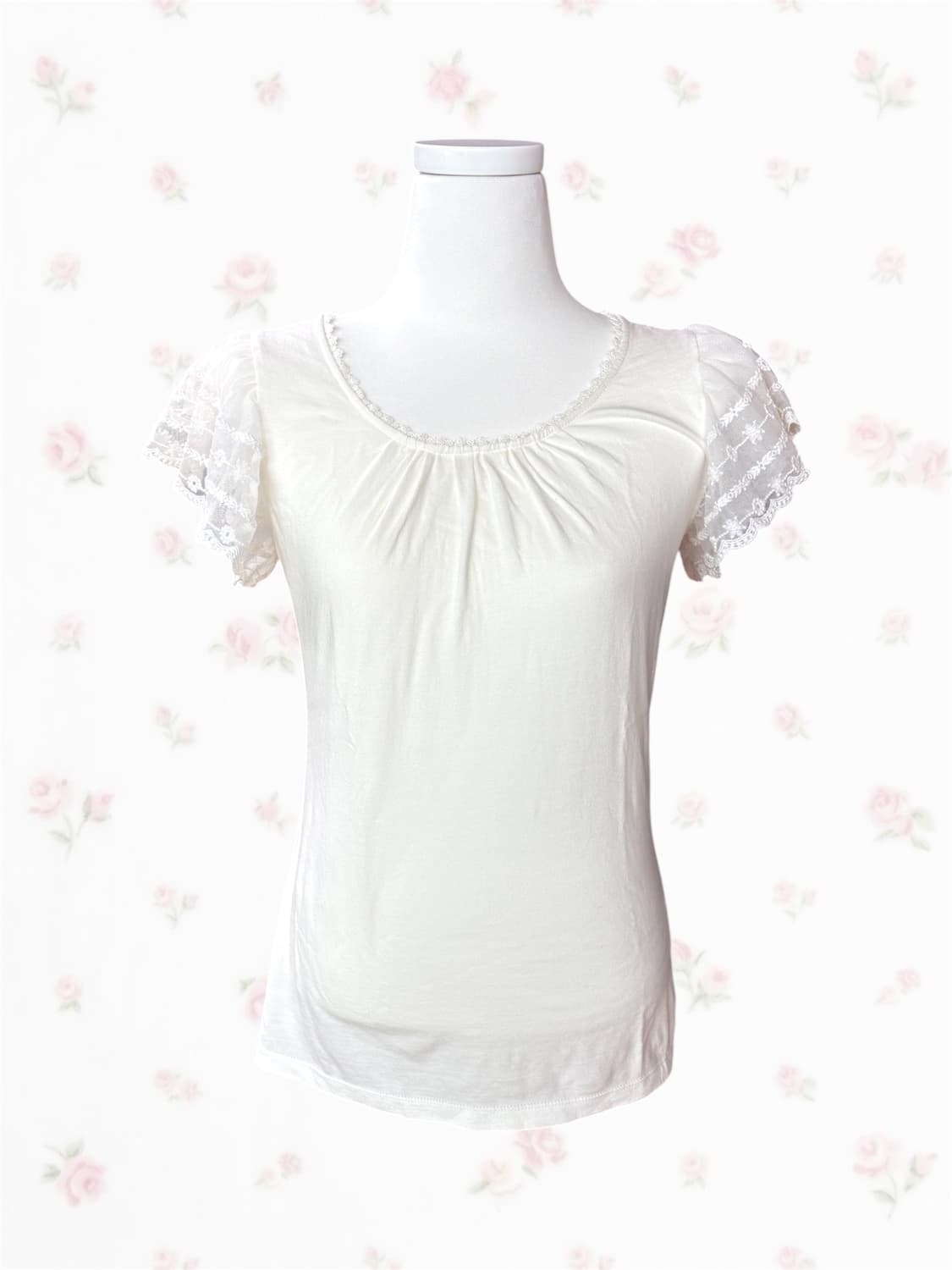 L‘est Rose 아이보리 레이스 셔링 탑 상품이미지1