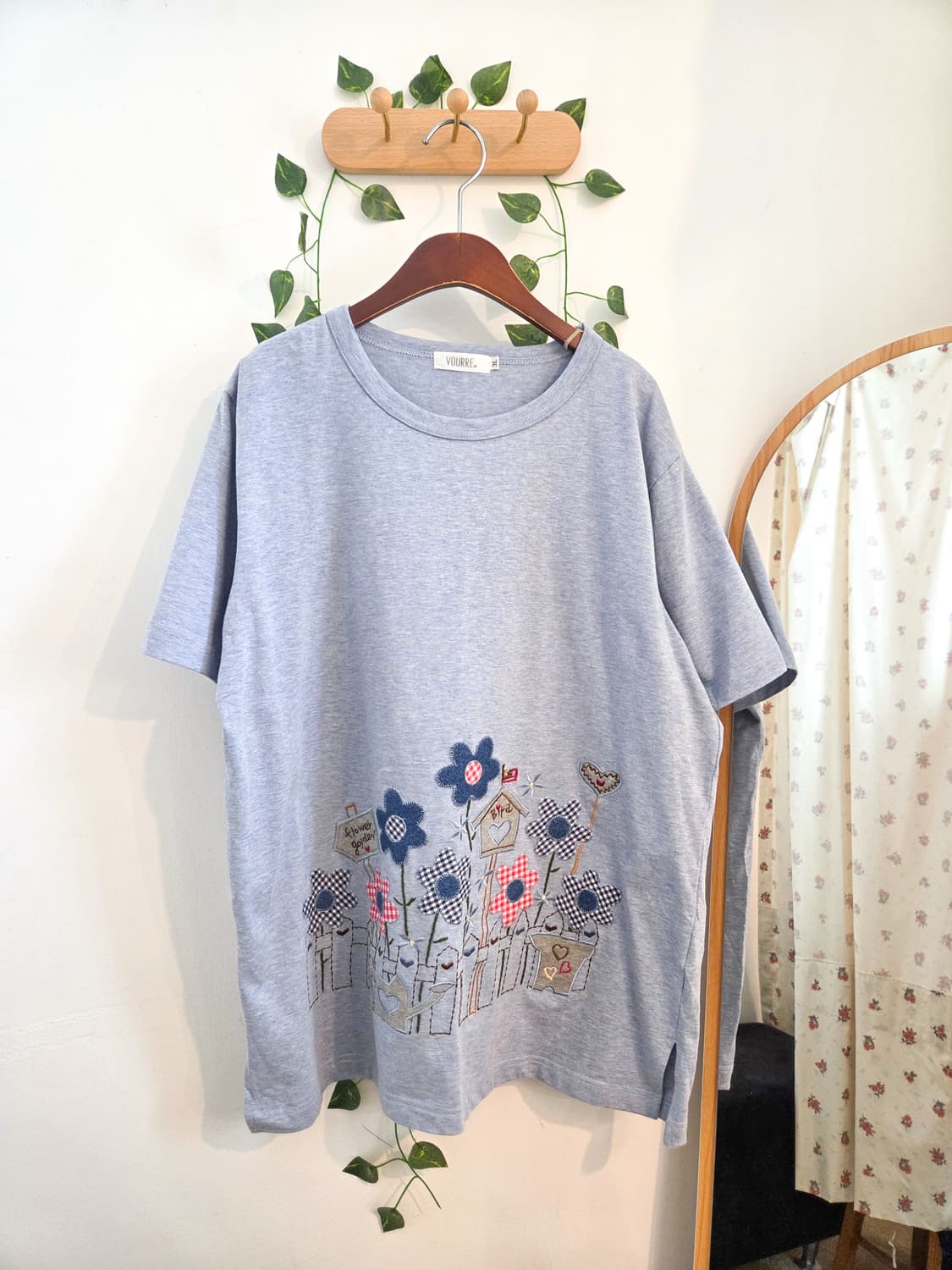 패치 디테일 반팔 티셔츠 [빅사이즈] 상품이미지1