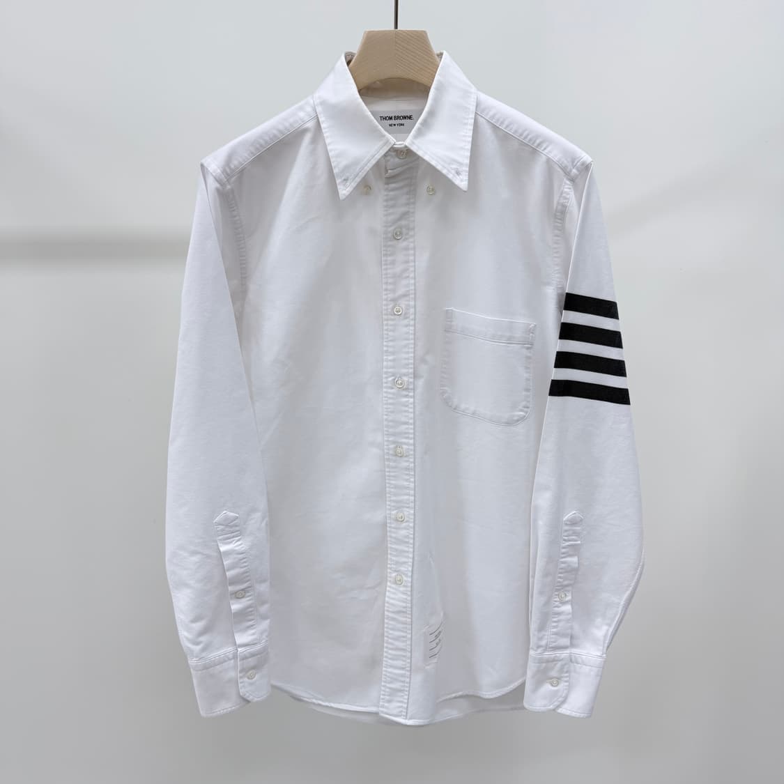 [B급/3] 톰브라운 사선완장 옥스포드 셔츠 화이트 상품이미지1