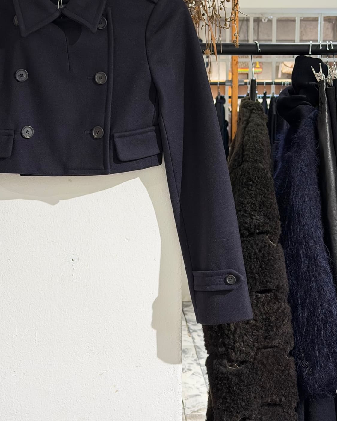 미우미우 다크네이비 더블브레스티드 크롭 피코트 상품이미지6