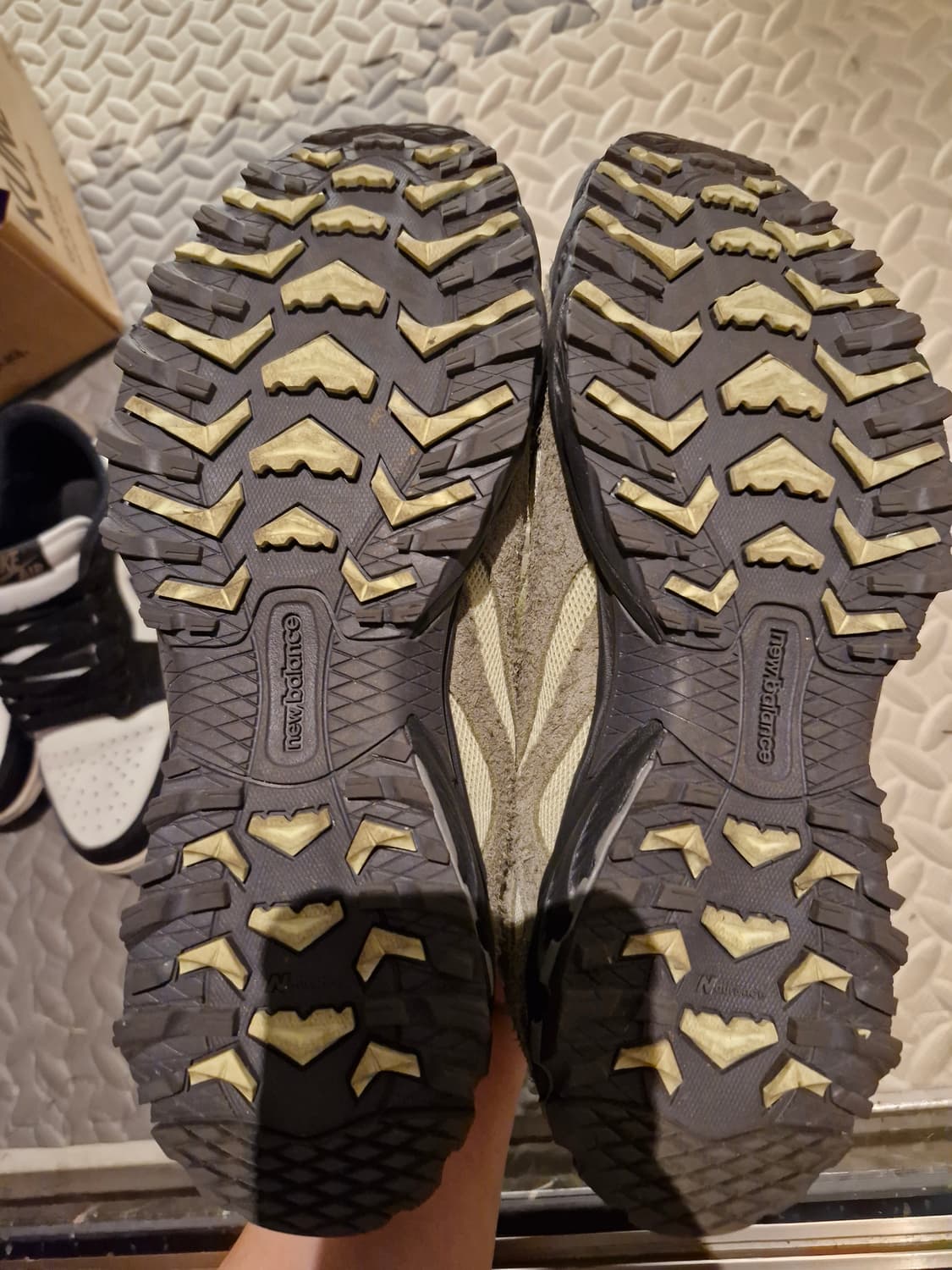 뉴발란스 ML610S 라임라이트 다크 올리브 그린 상품이미지7