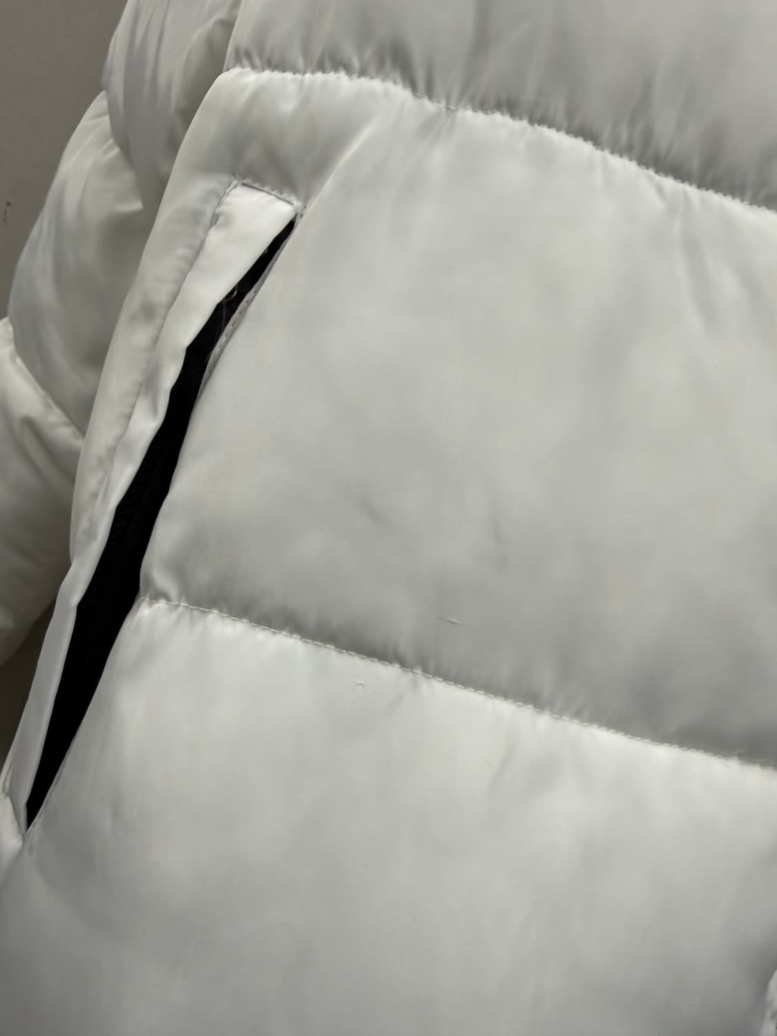 남성 XL / 노스페이스 눕시 700 패딩 화이트 블랙 상품이미지3