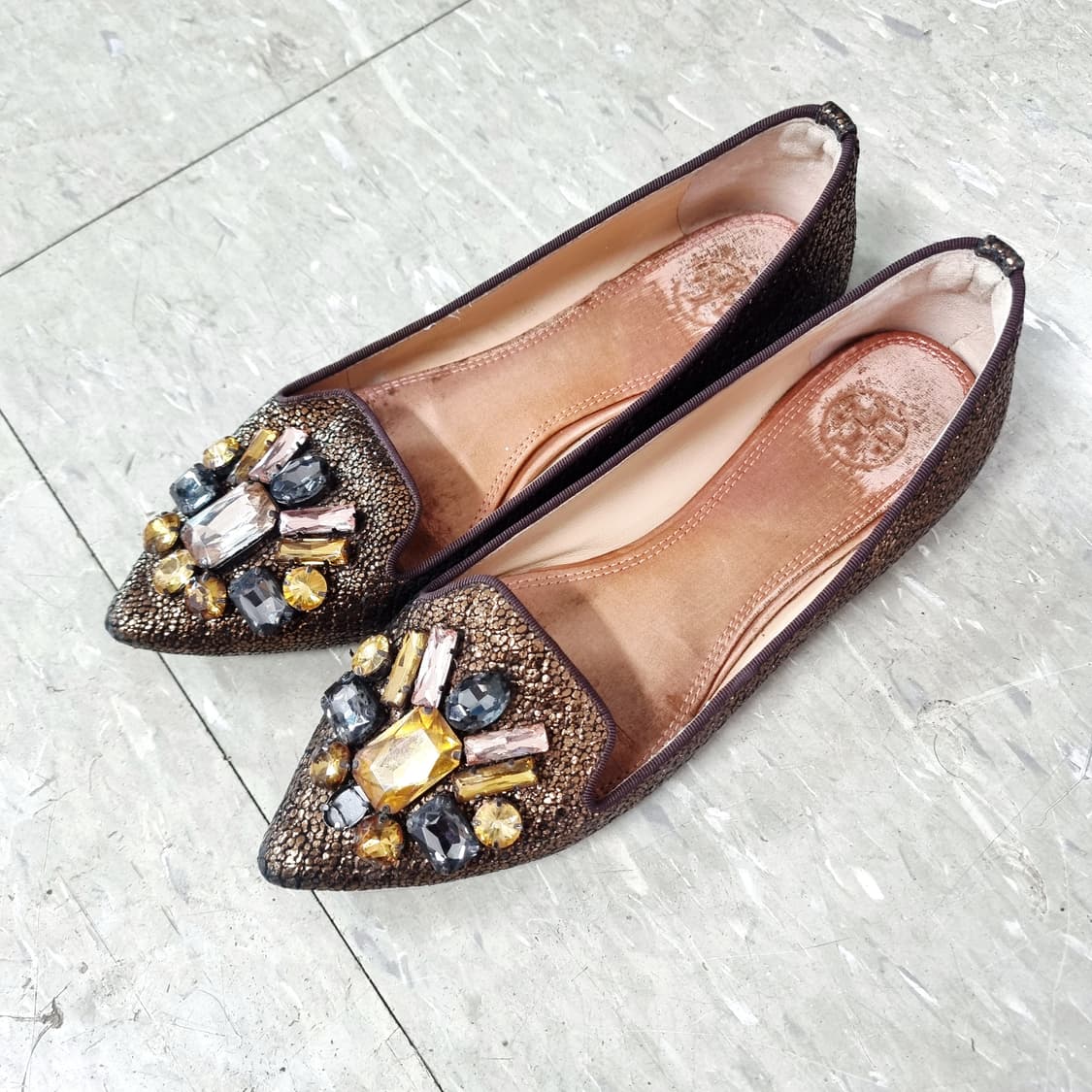 토리버치 큐빅장식 레더 가죽 플랫 단화 슈즈 구두 (240/표기7) 상품이미지2